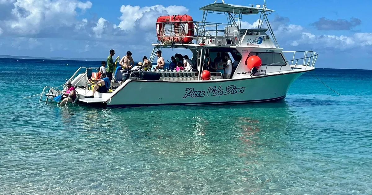 Desde Fajardo: Tour en barco y snorkel en Culebra con almuerzo